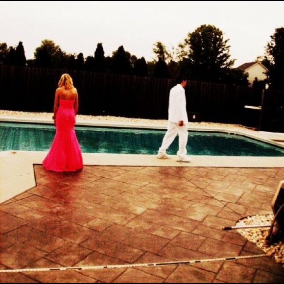 PROM DRESS - Picture 4 of 5